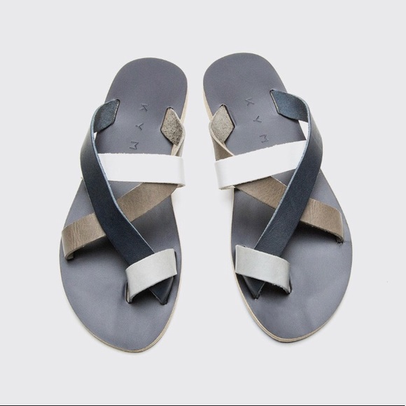 Symi Black - Picture 2 of 4